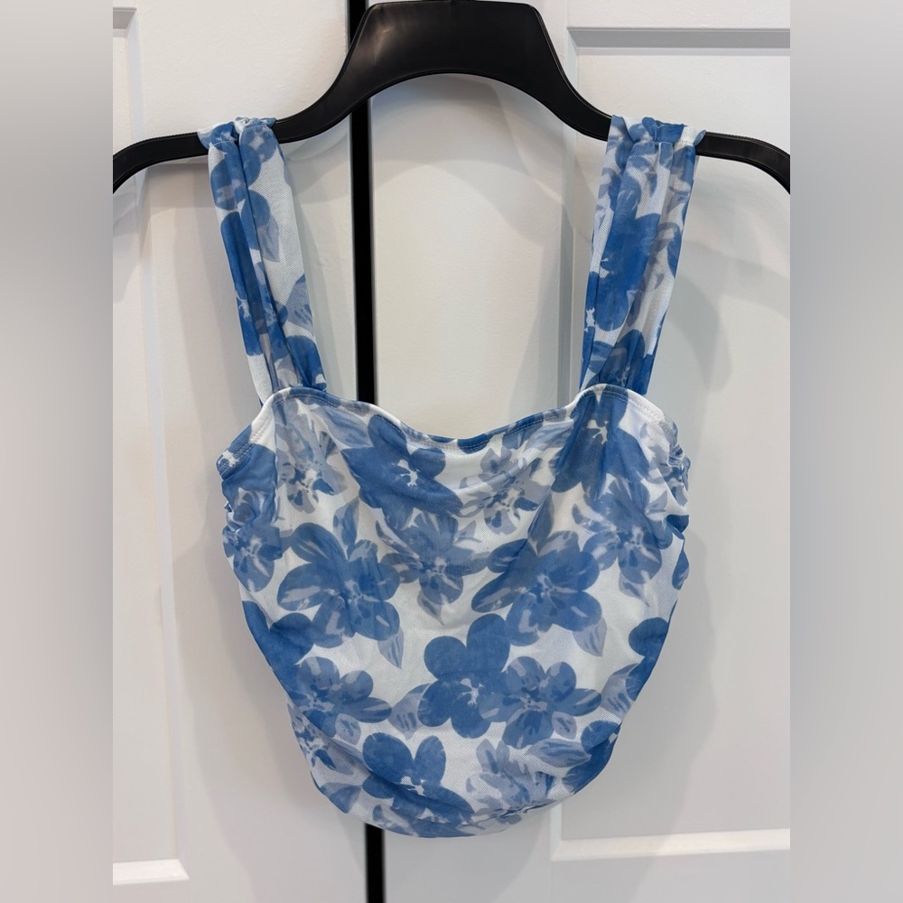 SHEIN Blue Floral Crop Top